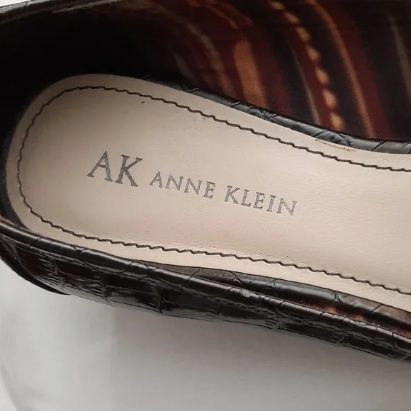 AK Anne Klein Women's Alligator Print Loafers Size 6M - Picture 2 of 11